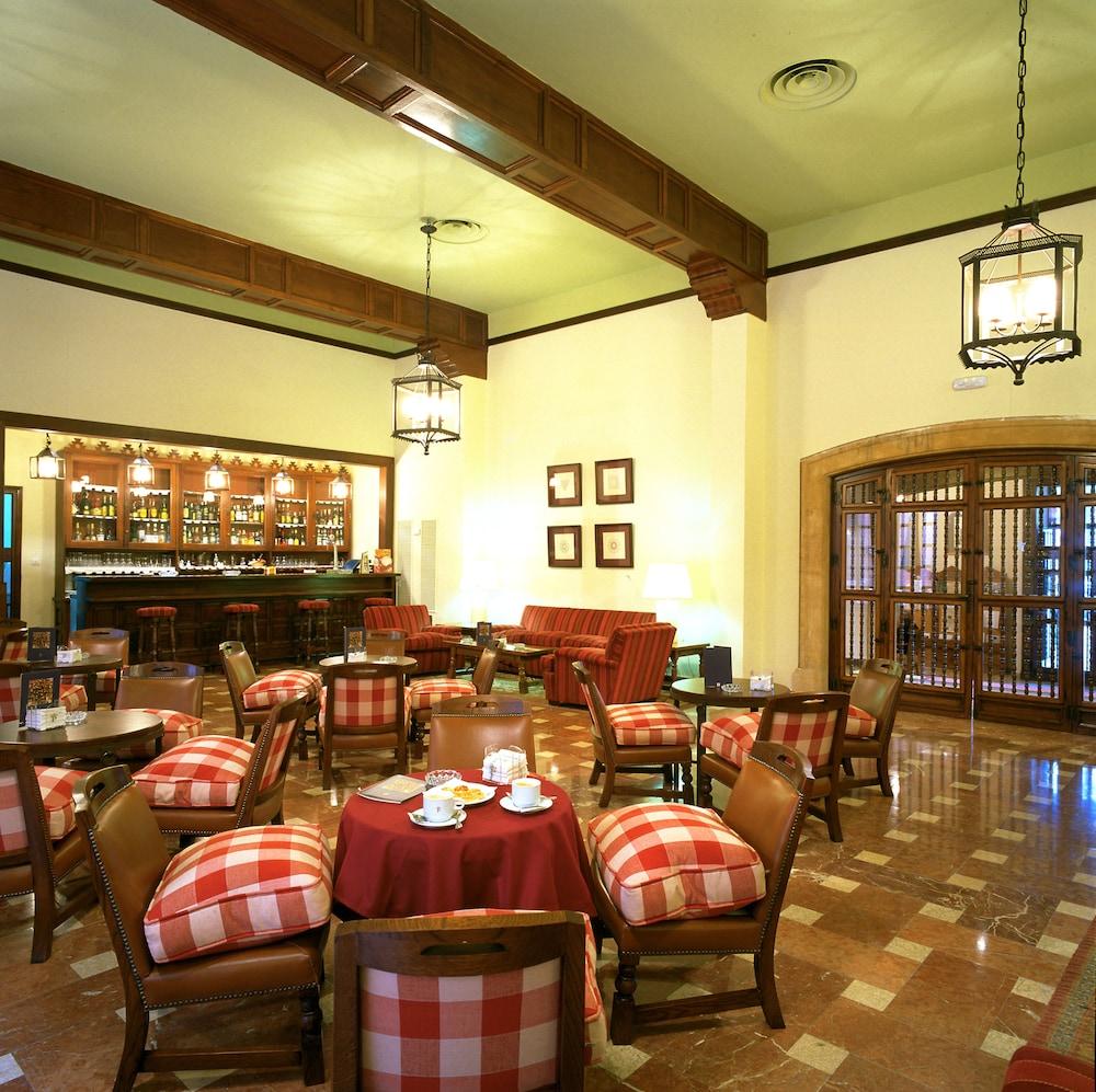 Parador De Tordesillas Buitenkant foto